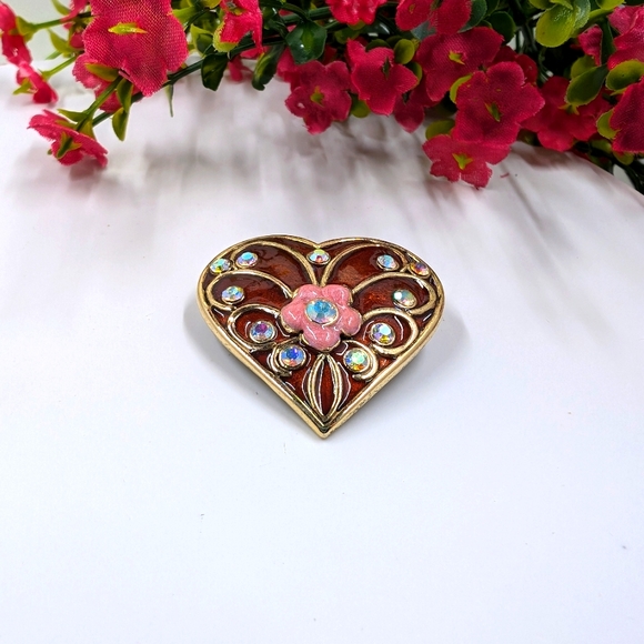 Stunning Aurora Borealis Crystal and Enamel Vintage Heart Shaped Brooch - Picture 2 of 4